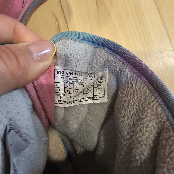 Ugg kids boots - Picture 5 of 8